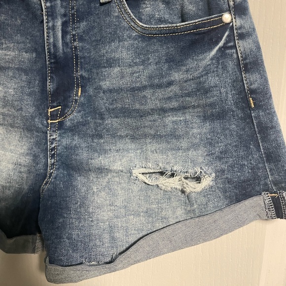 Kendall + Kylie Denim Icon Denim Jean Shorts, distressed detail, cuffed, Size 7 - Picture 2 of 8